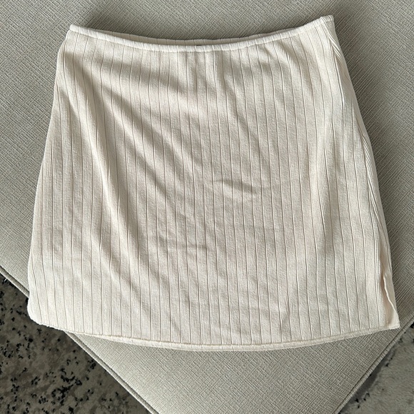 Forever 21 Dresses & Skirts - forever 21 beige skirt thick material